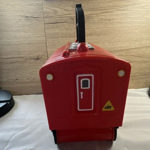 Chuggington Wilson Train Carrying Case 18 Compartments Red Plastic Storage Box - Picture 5 of 8